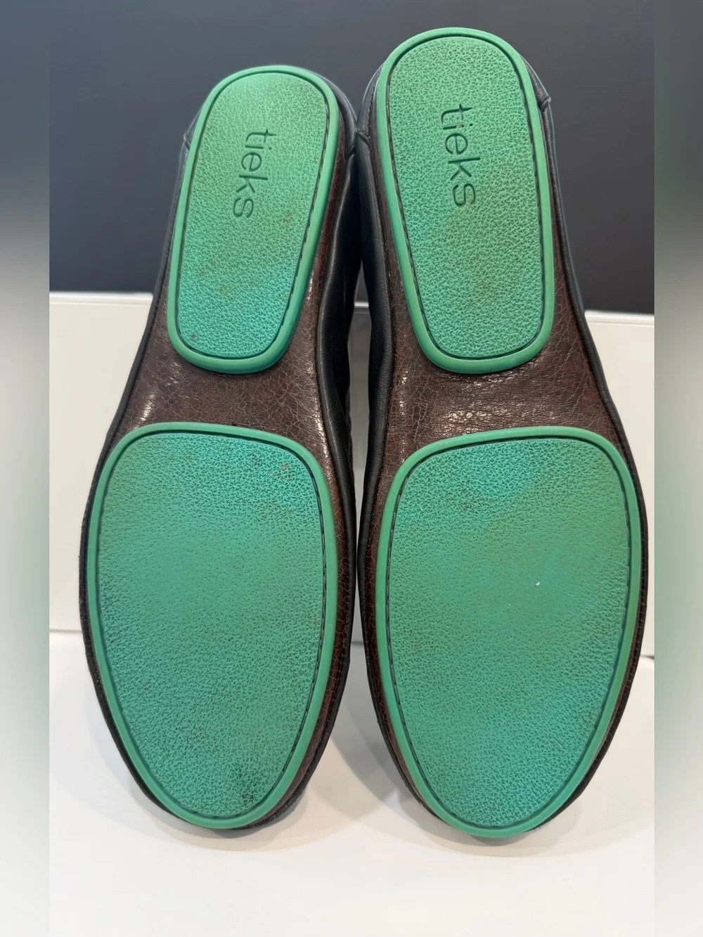 Tieks Matte Black Leather Ballet Flats — Size 7